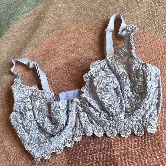 Vintage Victoria Secret Lavender Lace Love Bra - Picture 2 of 9